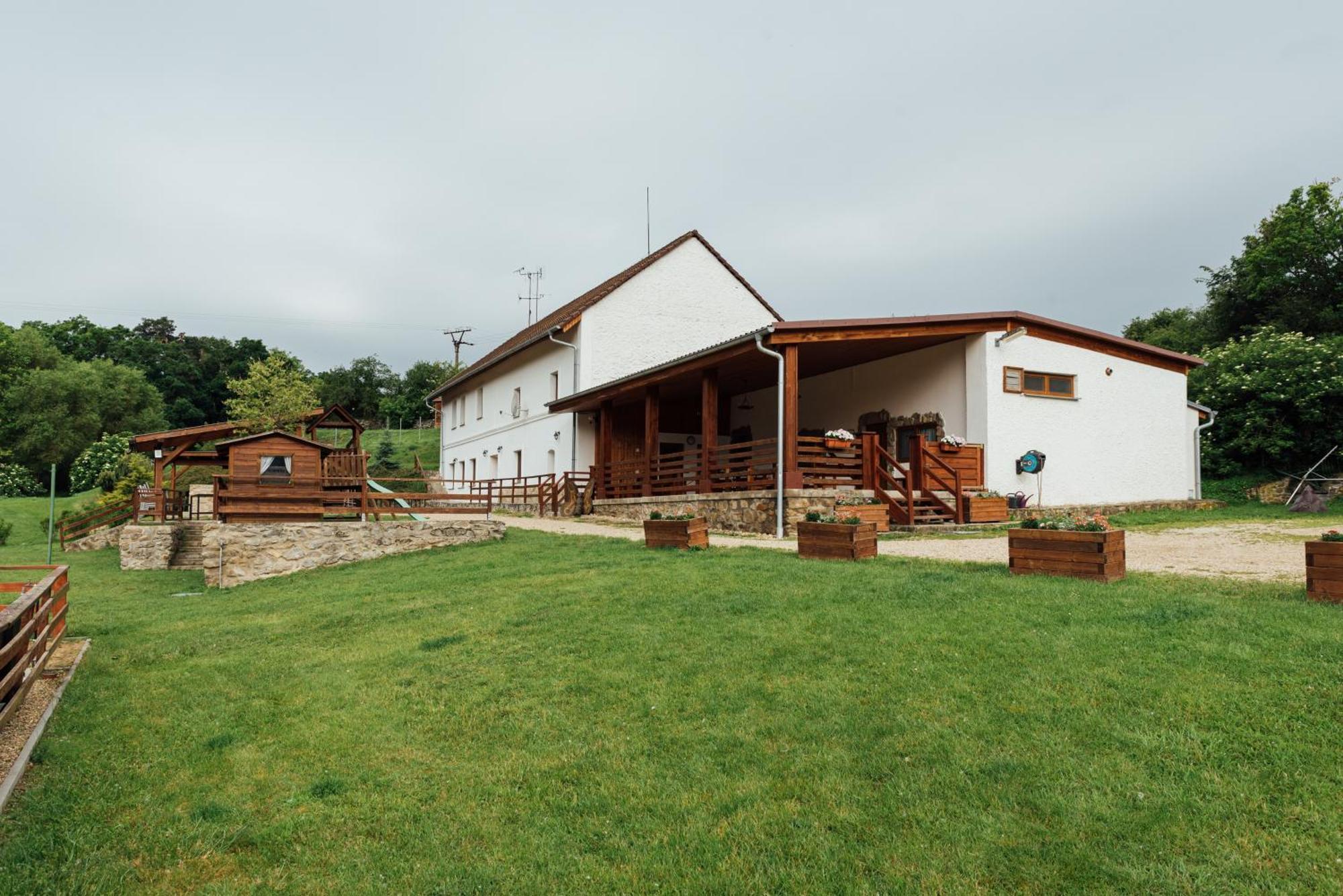 Villa Rekreacni A Jezdecky Areal Equifarm à Jevišovice Extérieur photo